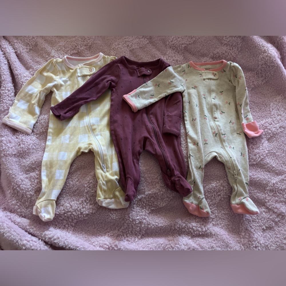 3 baby footies